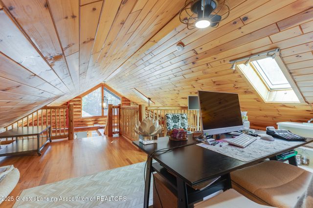 880 Holly Court, Williamston, MI 48895