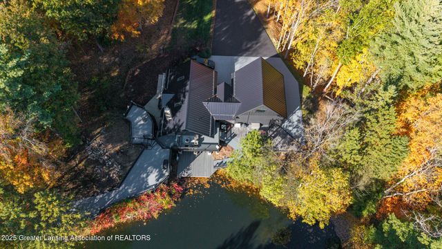 880 Holly Court, Williamston, MI 48895