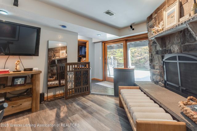 880 Holly Court, Williamston, MI 48895