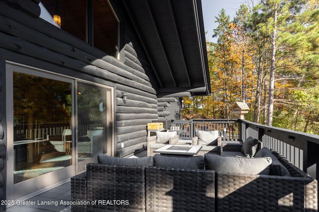 880 Holly Court, Williamston, MI 48895