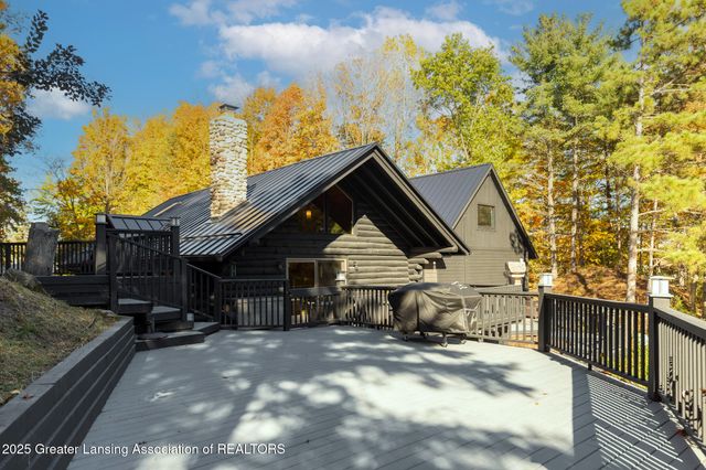 880 Holly Court, Williamston, MI 48895