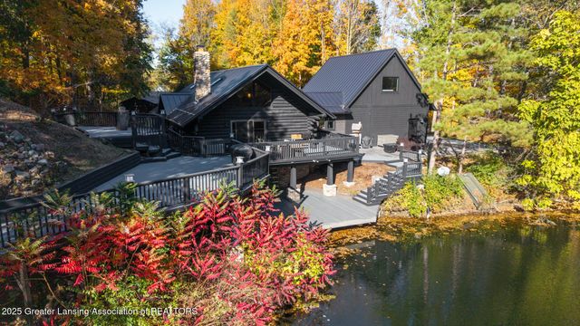 880 Holly Court, Williamston, MI 48895