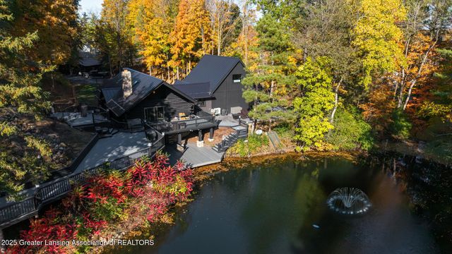 880 Holly Court, Williamston, MI 48895