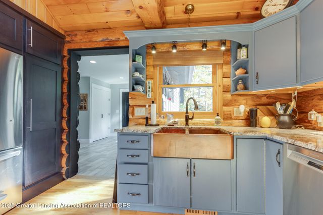 880 Holly Court, Williamston, MI 48895