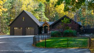 880 Holly Court, Williamston, MI 48895