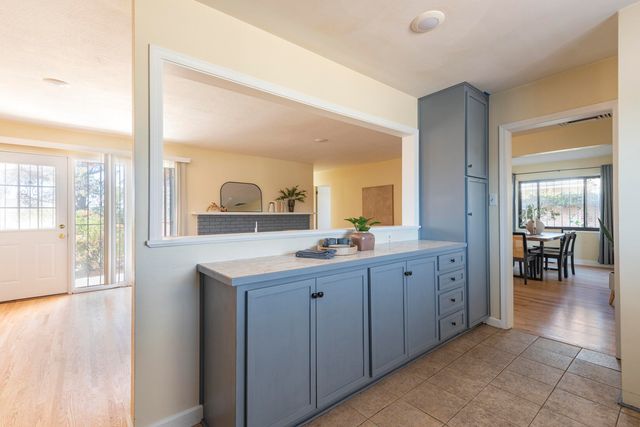 1109 Espanola Street NE, Albuquerque, NM 87110