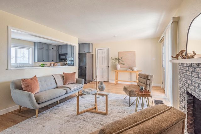 1109 Espanola Street NE, Albuquerque, NM 87110