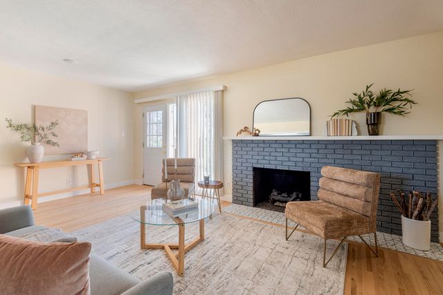 1109 Espanola Street NE, Albuquerque, NM 87110