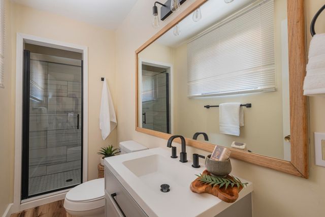 1109 Espanola Street NE, Albuquerque, NM 87110