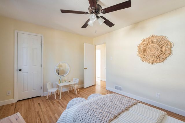 1109 Espanola Street NE, Albuquerque, NM 87110