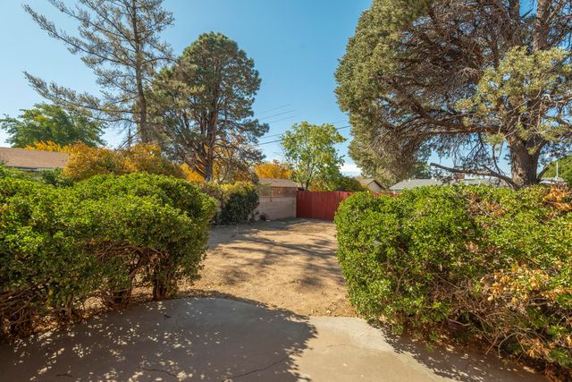 1109 Espanola Street NE, Albuquerque, NM 87110