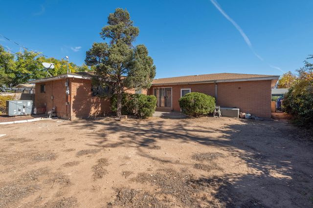 1109 Espanola Street NE, Albuquerque, NM 87110