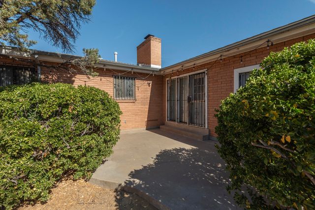 1109 Espanola Street NE, Albuquerque, NM 87110