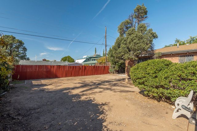 1109 Espanola Street NE, Albuquerque, NM 87110