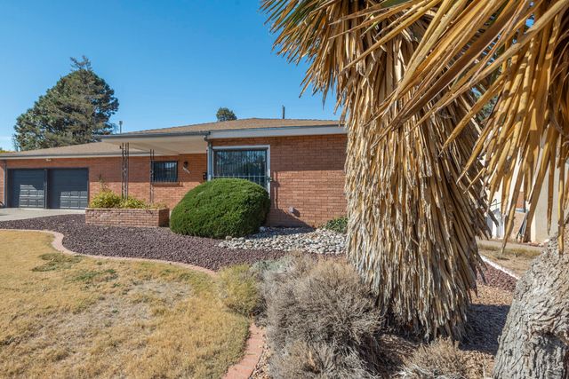 1109 Espanola Street NE, Albuquerque, NM 87110