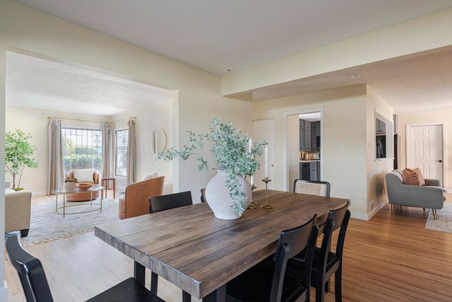 1109 Espanola Street NE, Albuquerque, NM 87110