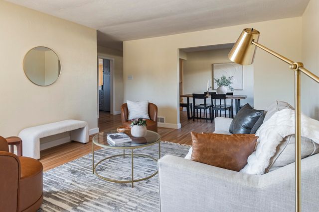 1109 Espanola Street NE, Albuquerque, NM 87110