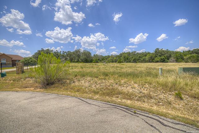 2121 Camino Way, Canyon Lake, TX 78133