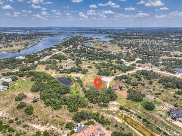 2121 Camino Way, Canyon Lake, TX 78133
