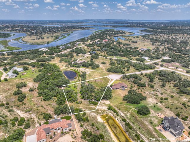 2121 Camino Way, Canyon Lake, TX 78133