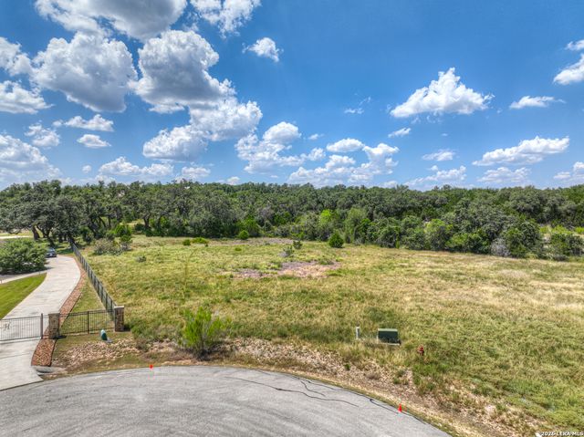 2121 Camino Way, Canyon Lake, TX 78133