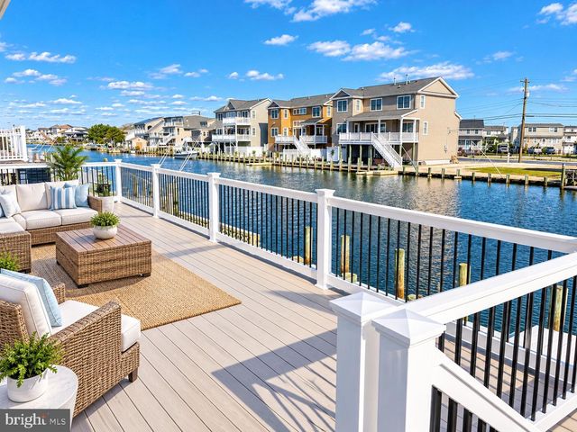 1366 PAUL BLVD, Manahawkin, NJ 08050