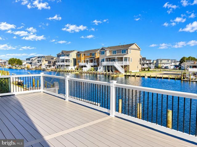 1366 PAUL BLVD, Manahawkin, NJ 08050