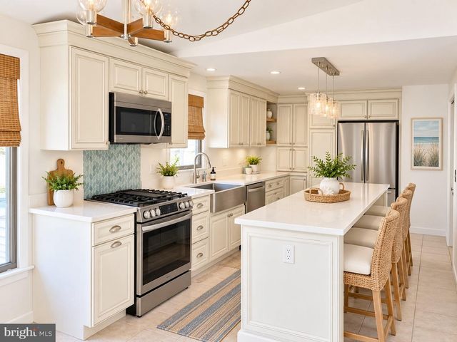 1366 PAUL BLVD, Manahawkin, NJ 08050