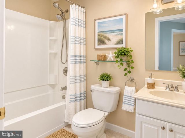 1366 PAUL BLVD, Manahawkin, NJ 08050