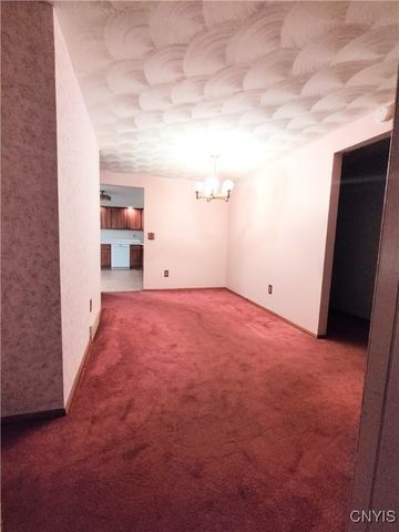 8211 Erskine Drive, Cicero, NY 13030