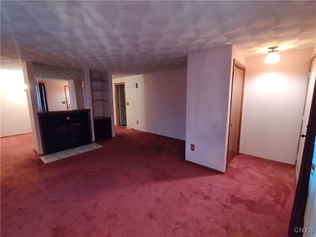 8211 Erskine Drive, Cicero, NY 13030