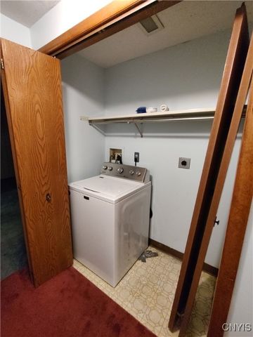 8211 Erskine Drive, Cicero, NY 13030