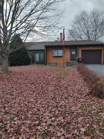 8211 Erskine Drive, Cicero, NY 13030