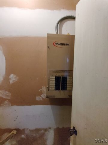 8211 Erskine Drive, Cicero, NY 13030