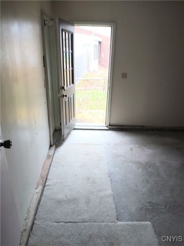 8211 Erskine Drive, Cicero, NY 13030