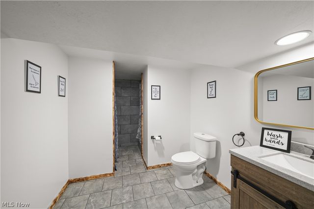 6132 Oak Hill Drive, West Farmington, OH 44491
