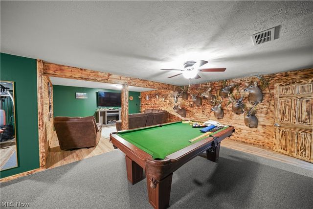 6132 Oak Hill Drive, West Farmington, OH 44491