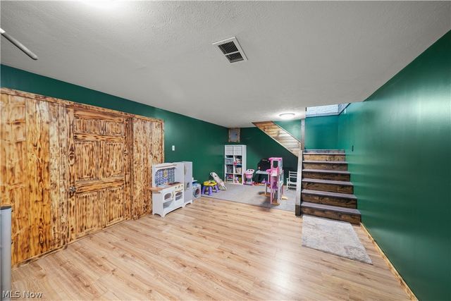 6132 Oak Hill Drive, West Farmington, OH 44491