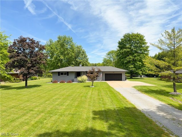 6132 Oak Hill Drive, West Farmington, OH 44491