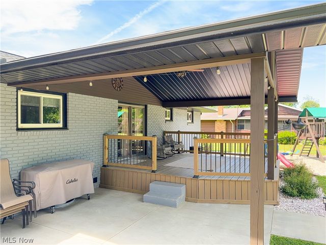 6132 Oak Hill Drive, West Farmington, OH 44491