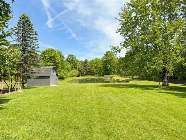 6132 Oak Hill Drive, West Farmington, OH 44491
