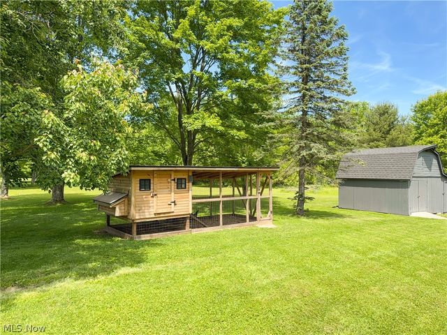6132 Oak Hill Drive, West Farmington, OH 44491