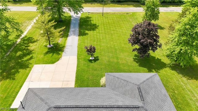 6132 Oak Hill Drive, West Farmington, OH 44491