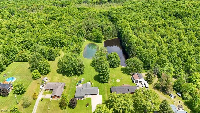 6132 Oak Hill Drive, West Farmington, OH 44491
