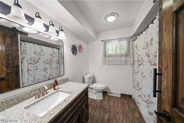 6132 Oak Hill Drive, West Farmington, OH 44491