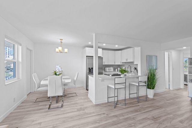 530 Horizons E 203, Boynton Beach, FL 33435