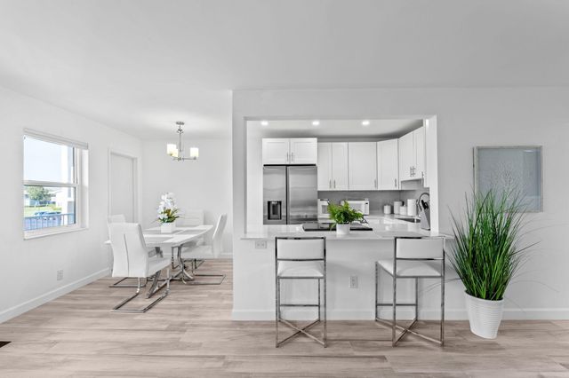 530 Horizons E 203, Boynton Beach, FL 33435