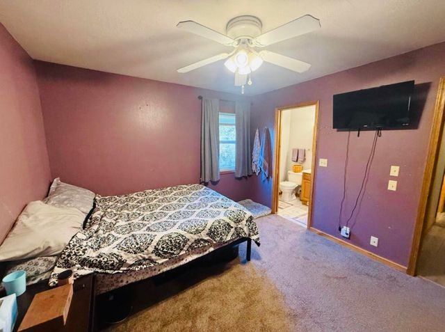 52 Trenidy Lane, Reeds Spring, MO 65737