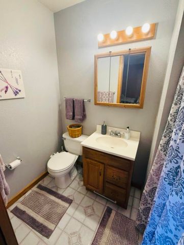 52 Trenidy Lane, Reeds Spring, MO 65737