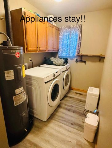 52 Trenidy Lane, Reeds Spring, MO 65737